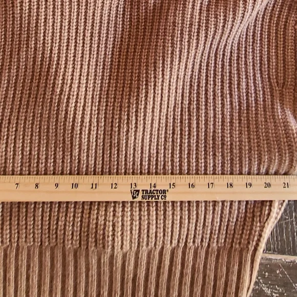 dh New York Braided V-Neck Cropped Sweater Tan Camel Ribbed Knit M/L - Picture 6 of 9
